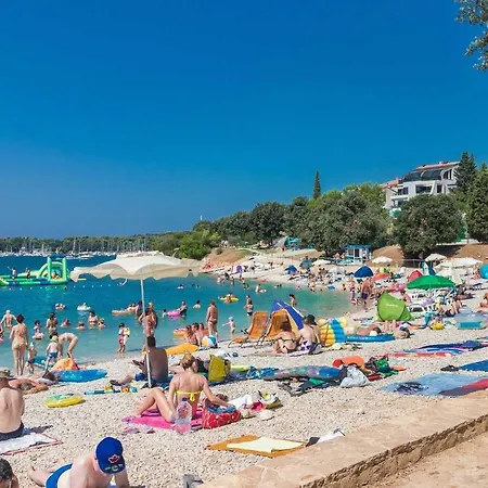 With A Large Terrace, 80 Meters From The * Pjescana Uvala